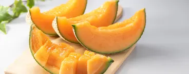 quatro fatias de melão
