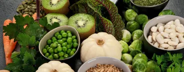 conjunto de alimentos ricos em vitamina k