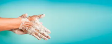 Cuidados de higiene essenciais que deve ter em casa e quando sai
