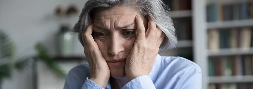 senhora com dificuldade em expressar-se
