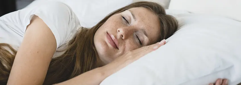 rapariga a dormir profundamente