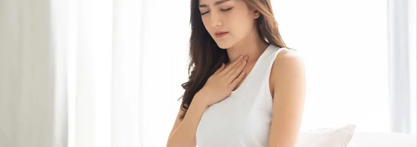 mulher desconfortável com sensação de desconforto 